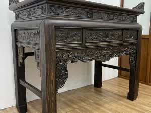 án gian thờ gỗ mun (1630)