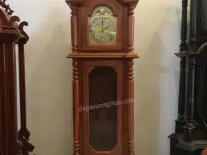 đồng hồ cây máy điện tử