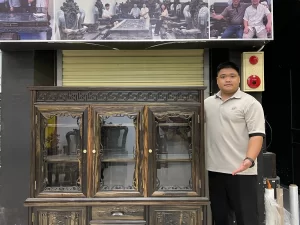 tủ rượu cánh phẳng gỗ mun hoa (2051)