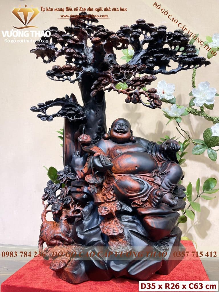 Tượng Phật Di Lặc ngồi gốc Tùng gỗ Trắc đỏ đen 1