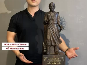 tượng trần quốc tuấn gỗ mun hoa (1792)