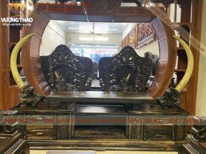 Kệ Tivi vát đồng tiền: kích thước 240x45x70cm