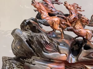 tượng mã đáo thành công gỗ trắc (1696)