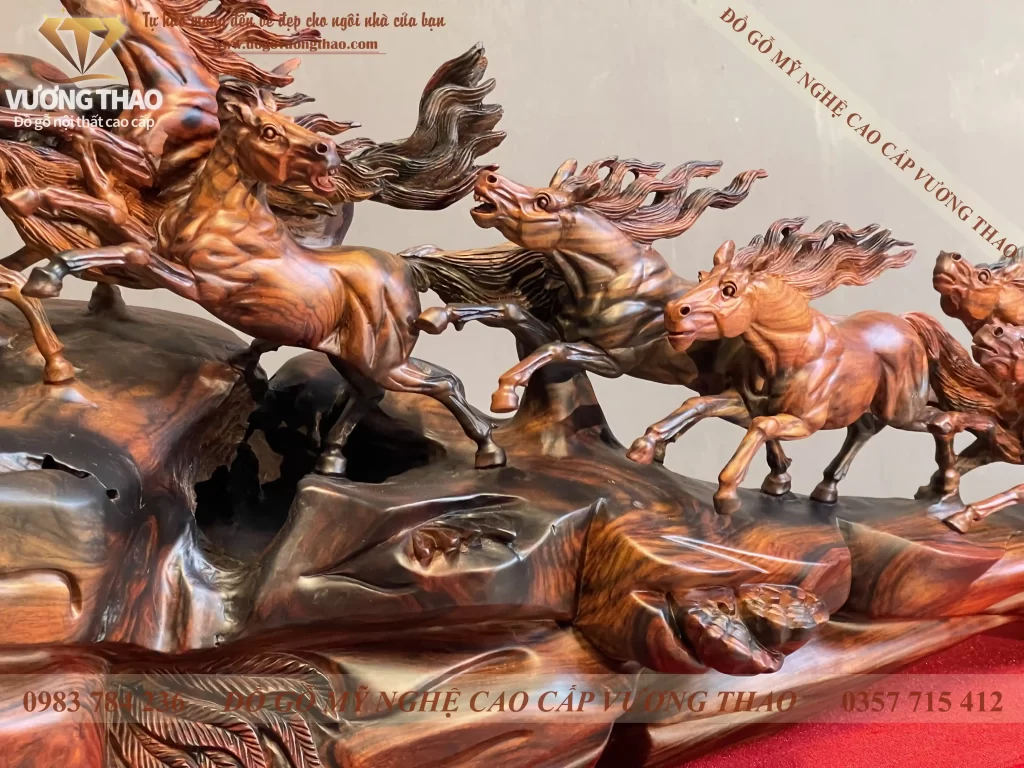 tượng mã đáo thành công gỗ trắc (1697)