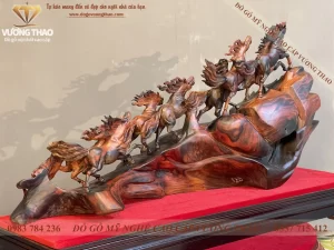 tượng mã đáo thành công gỗ trắc (1698)