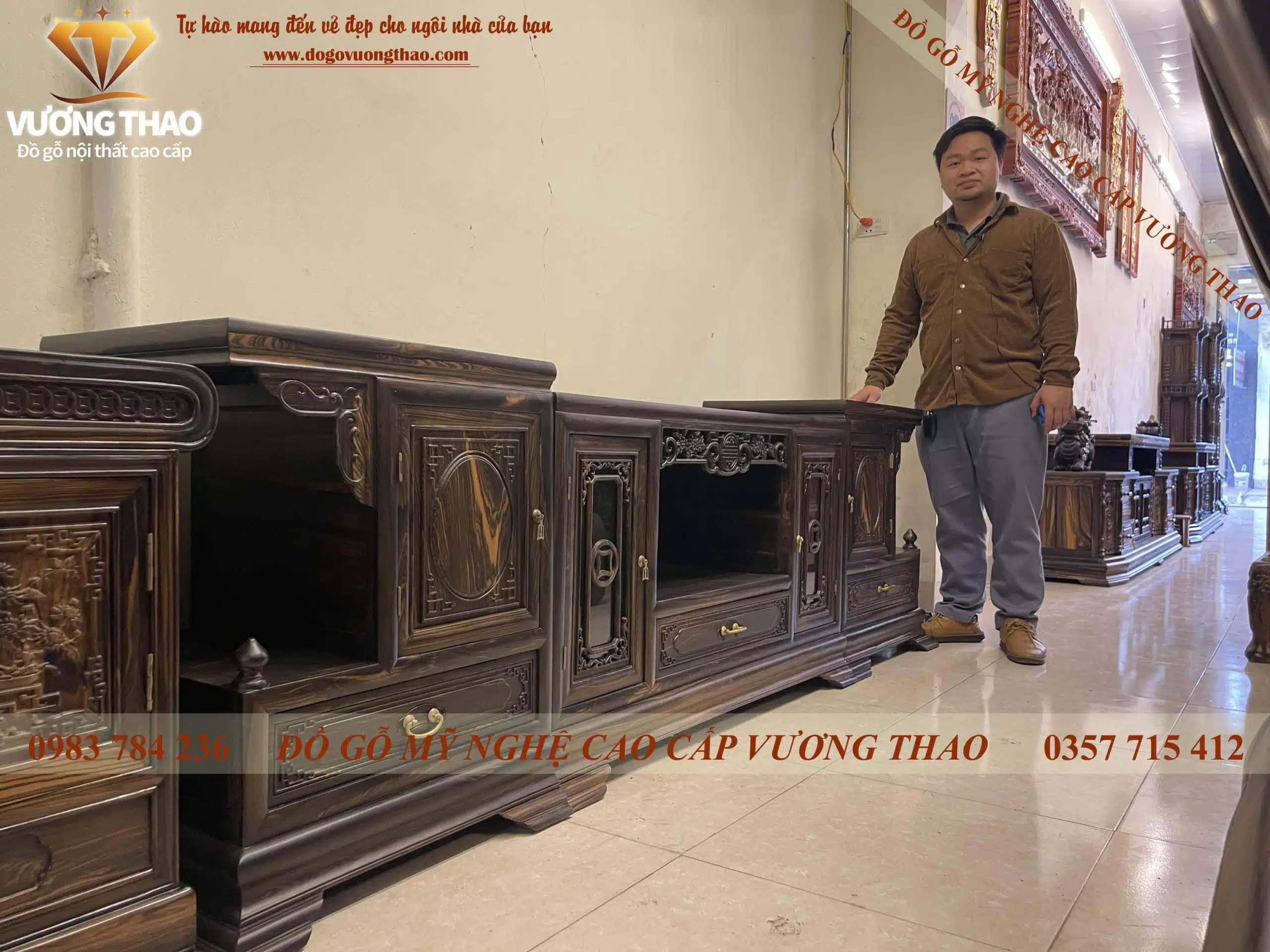 Kệ tivi phòng khách Tứ Quý gỗ mun hoa
