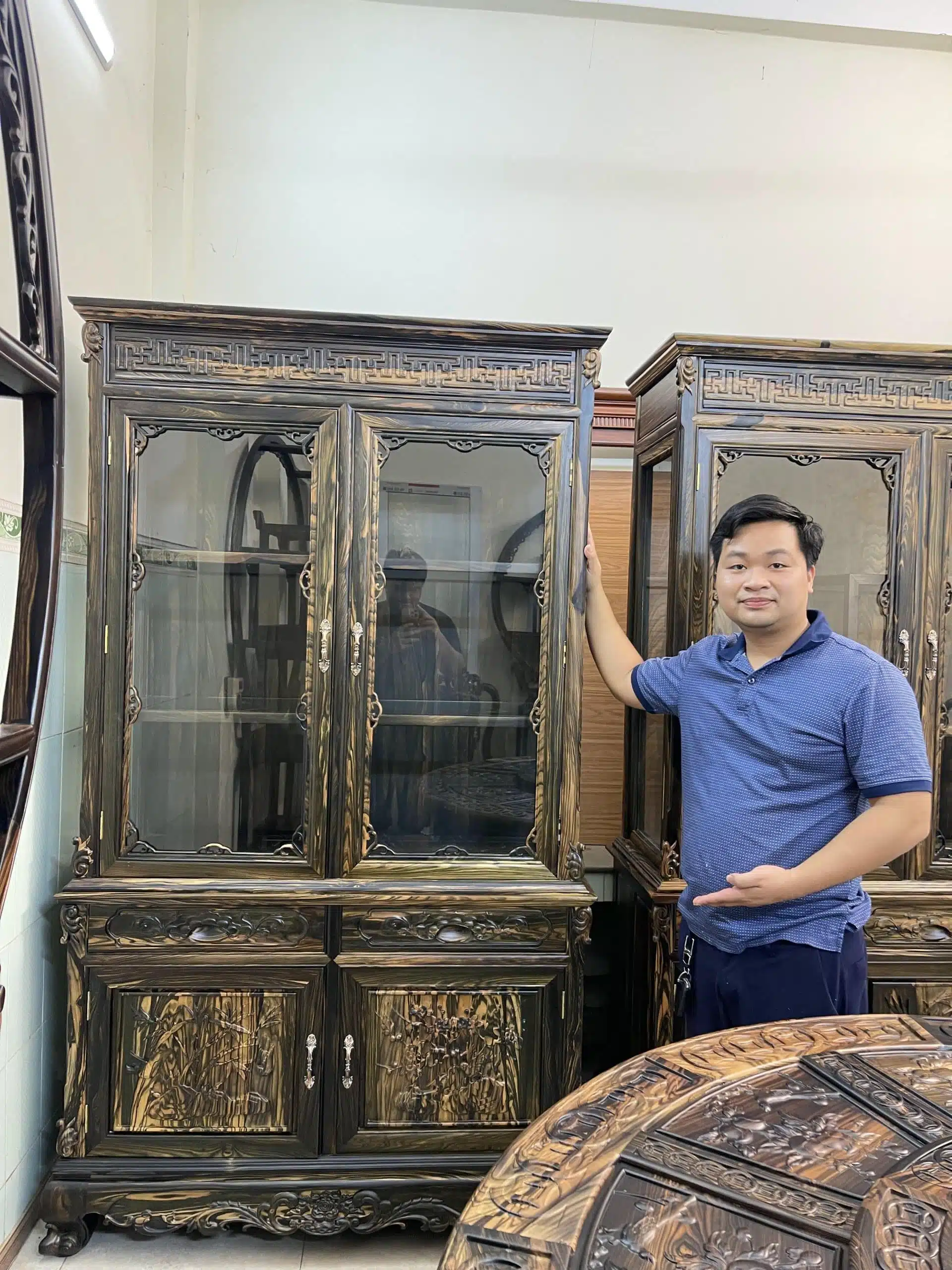 Tủ rượu cánh phẳng 1m17 đục Trúc Mai gỗ Mun hoa Nội thất đồ gỗ cao cấp