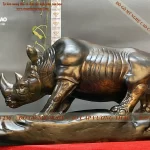 tượng tê giác gỗ mun hoa (336)