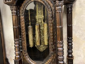 Đồng hồ Tứ Trụ gỗ Mun hoa 2m35