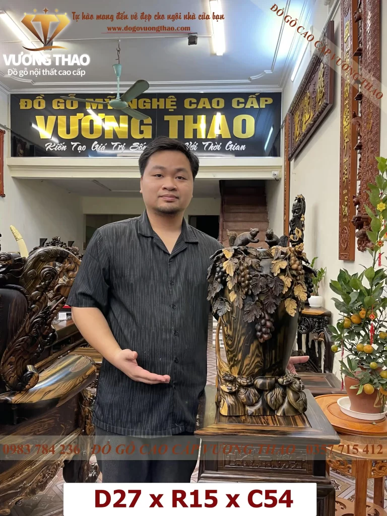 Bình Nho Sóc gỗ Mun hoa (798)