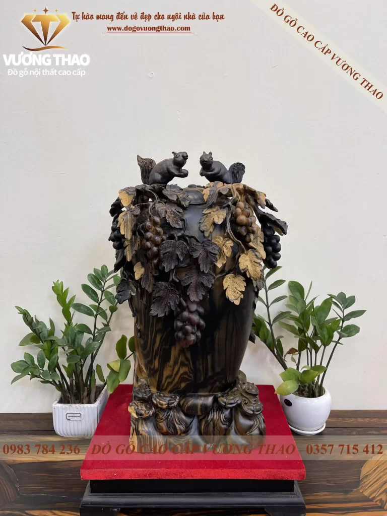 Bình Nho Sóc gỗ Mun hoa (799)