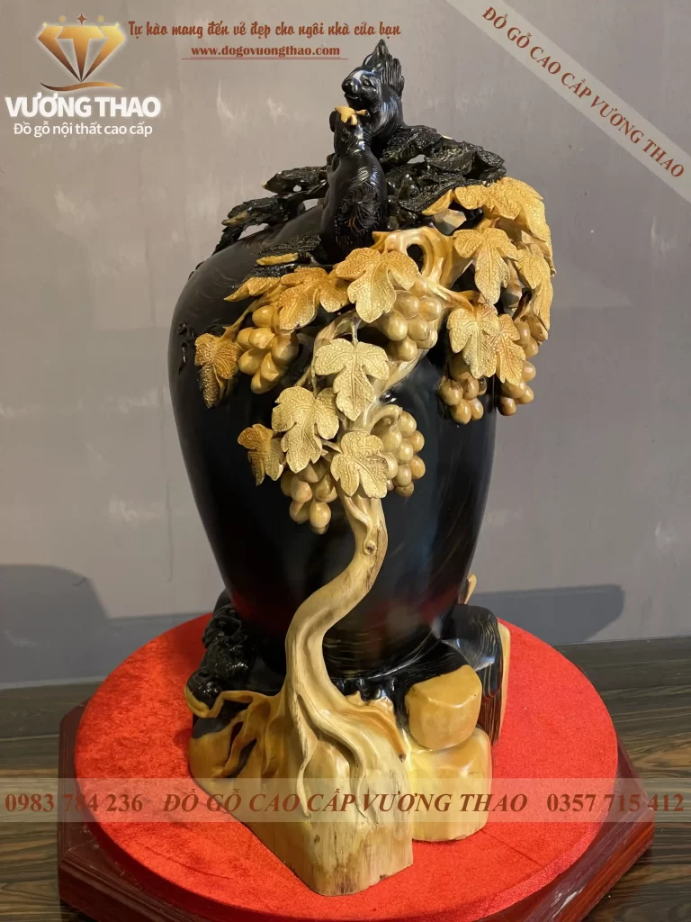bình nho sóc gỗ mun hoa (1982)