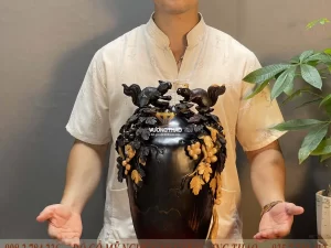 bình phú quý nho sóc gỗ mun (1396)