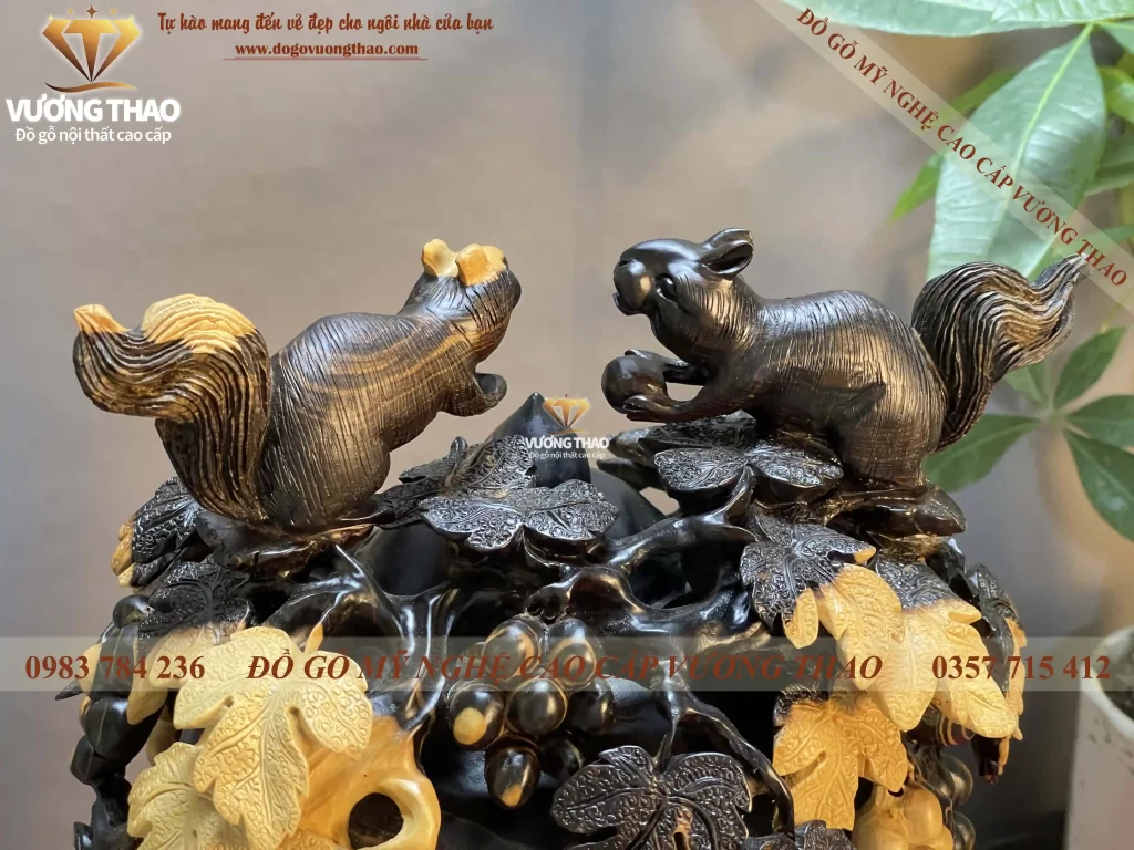 bình phú quý nho sóc gỗ mun (1399)