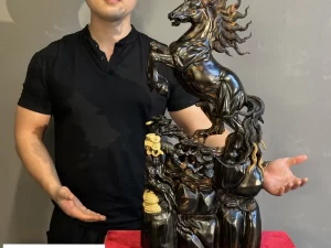 tượng ngựa gỗ mun hoa (1751)