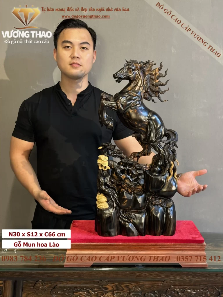 tượng ngựa gỗ mun hoa (1751)