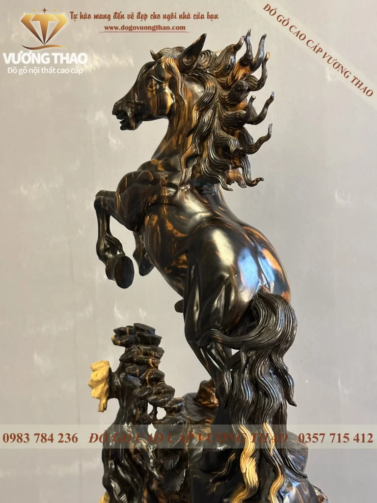 tượng ngựa gỗ mun hoa (1753)