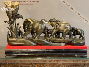 tượng gia đình voi gỗ mun hoa (1750)