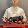tượng hổ gỗ trắc đỏ đen (1050)