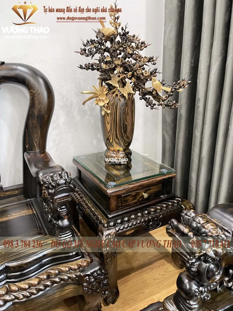 Bàn giao bộ bàn ghế Nghê 5 đầu cột 12 gỗ Mun hoa về nhà chú Thái ở Hà Đông (1526)