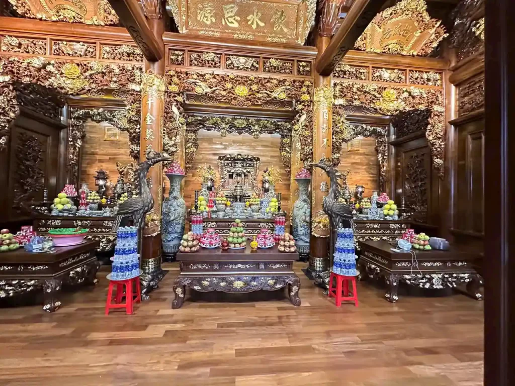 Cửa võng trong nhà 3 gian (1534)