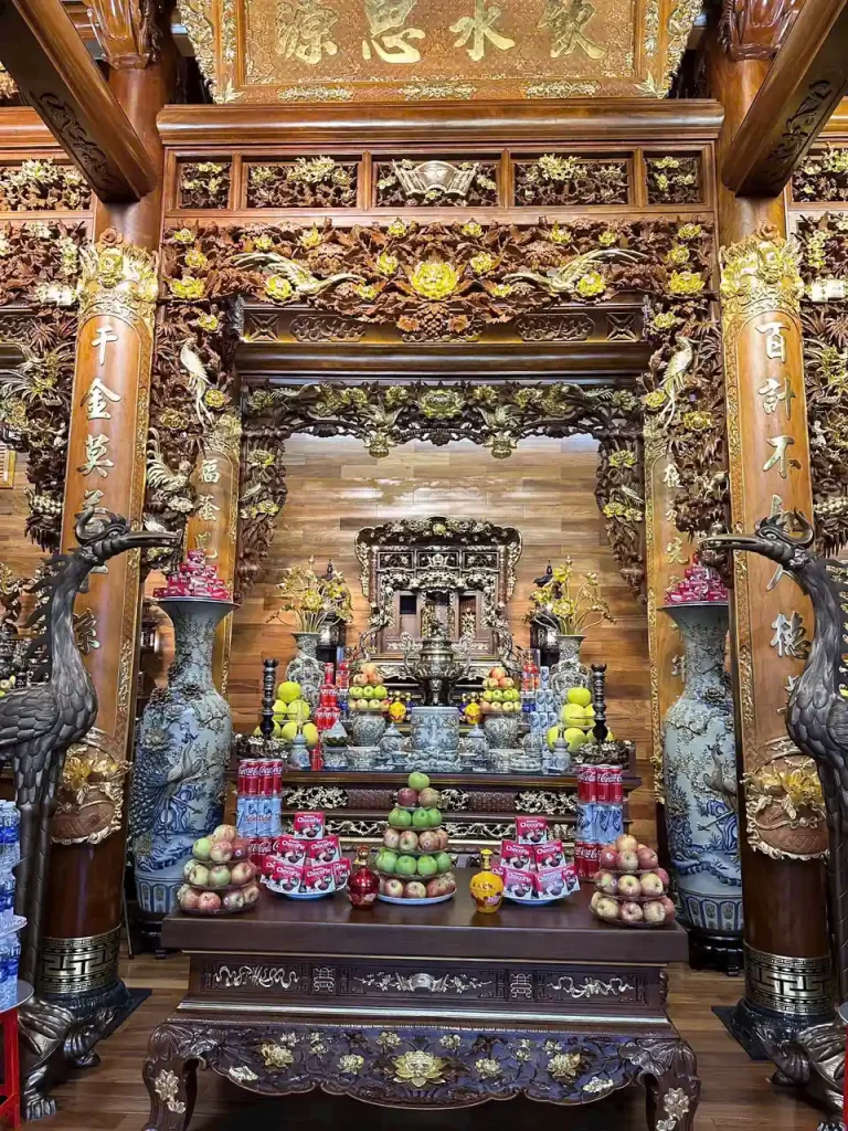 Cửa võng trong nhà 3 gian (1535)