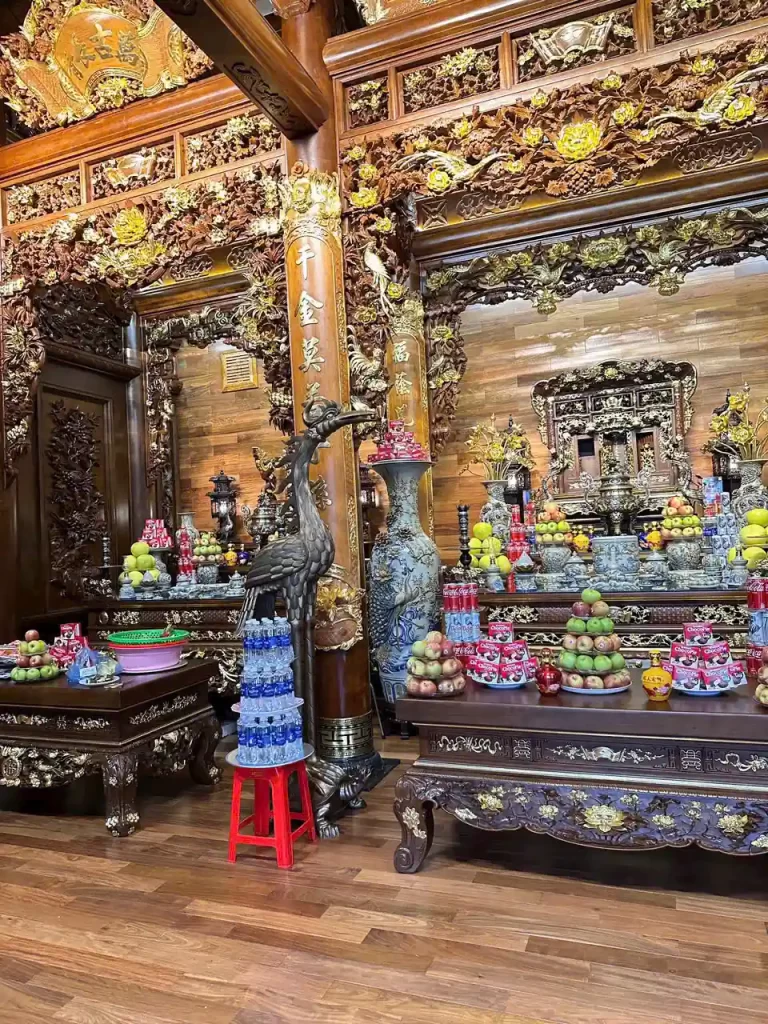 Cửa võng trong nhà 3 gian (1536)