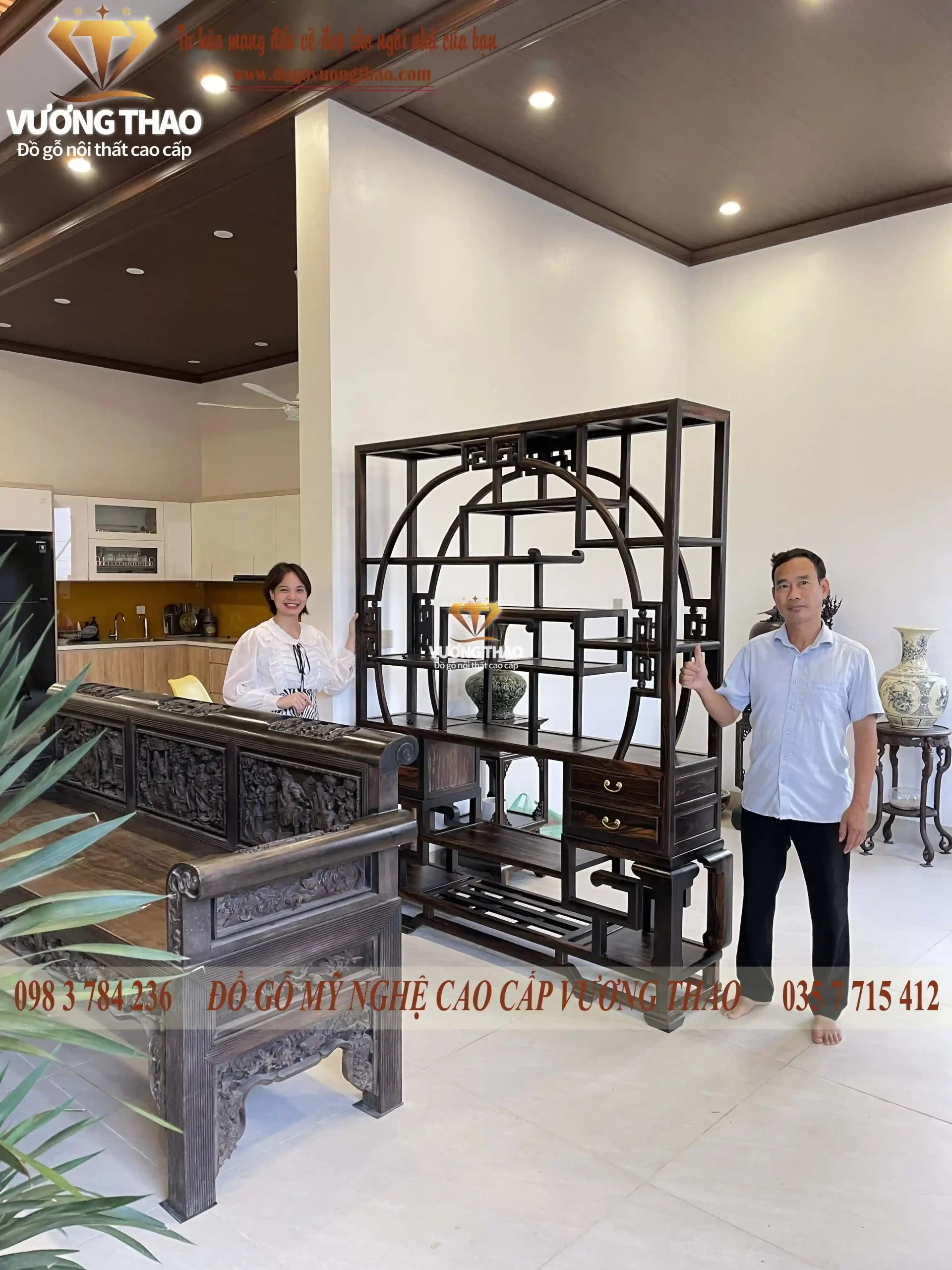 Bàn giao Tủ trang trí gỗ Mun hoa về nhà chú Thoại ở Hà Đông (1569)