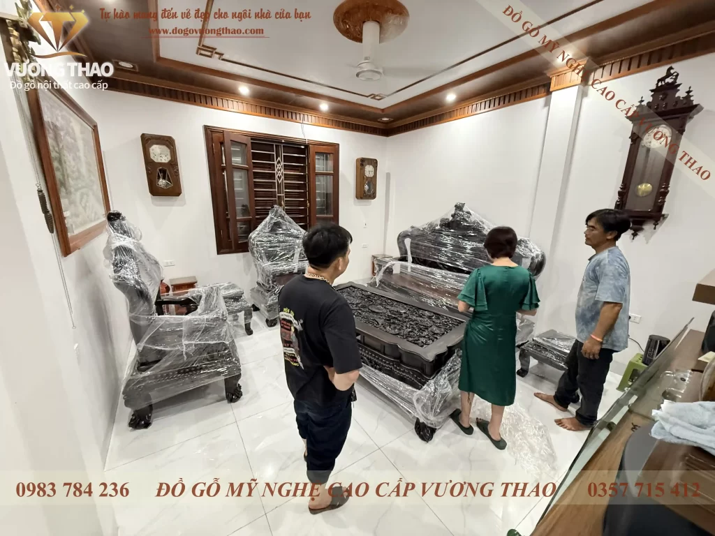 Bàn giao Nghê 5 Đầu cột 14 gỗ Mun Lào chú Giáp Bắc Ninh (1900)