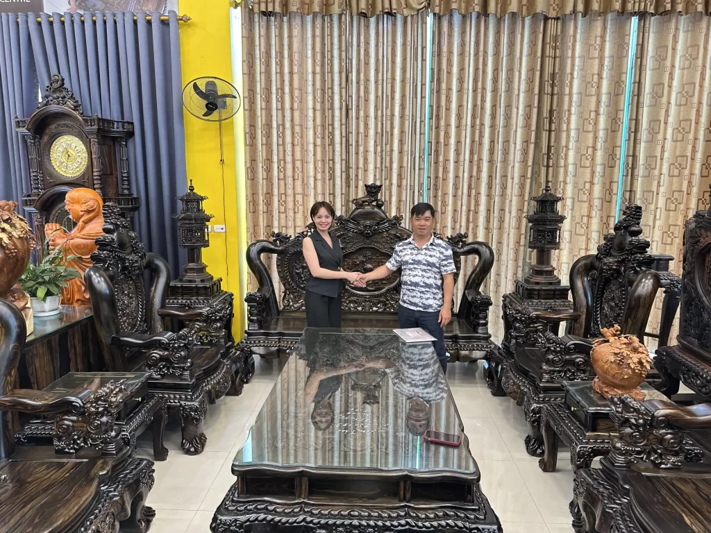 Anh Hạnh ở Văn Bình - Thường Tín chốt Combo nội thất gỗ cao cấp (1917)