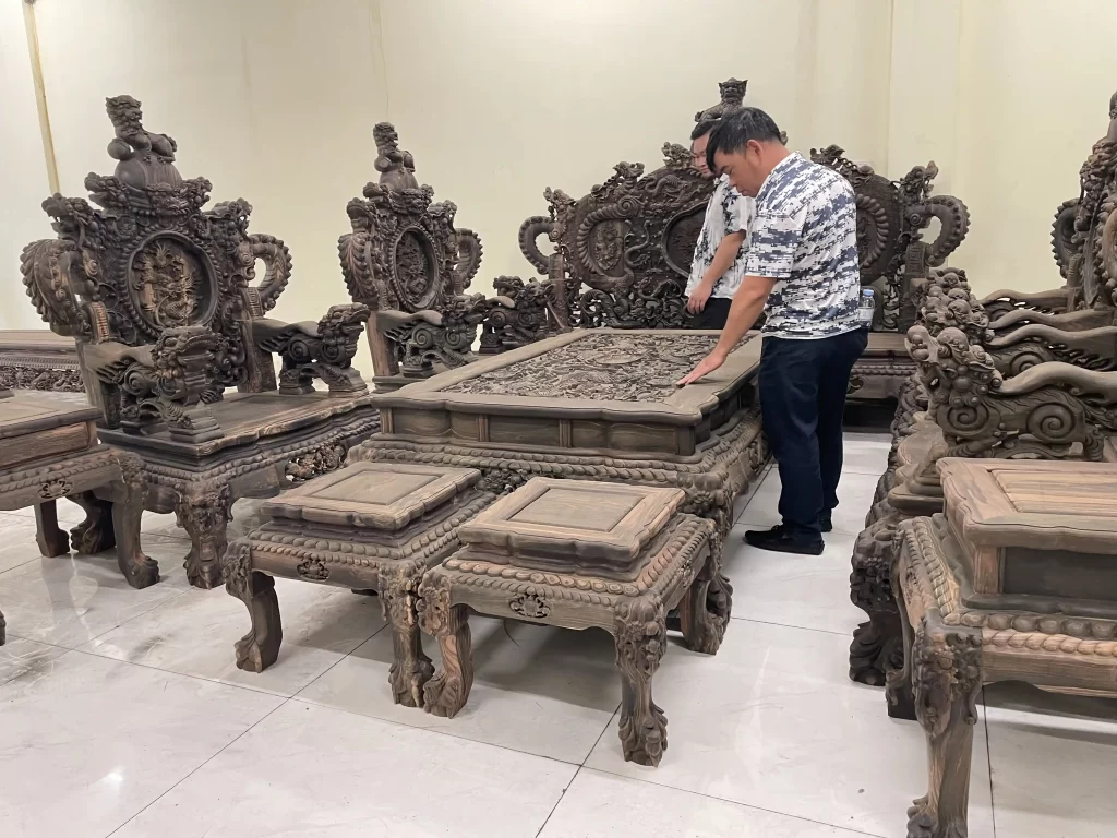 Anh Hạnh ở Văn Bình - Thường Tín chốt Combo nội thất gỗ cao cấp (1919)