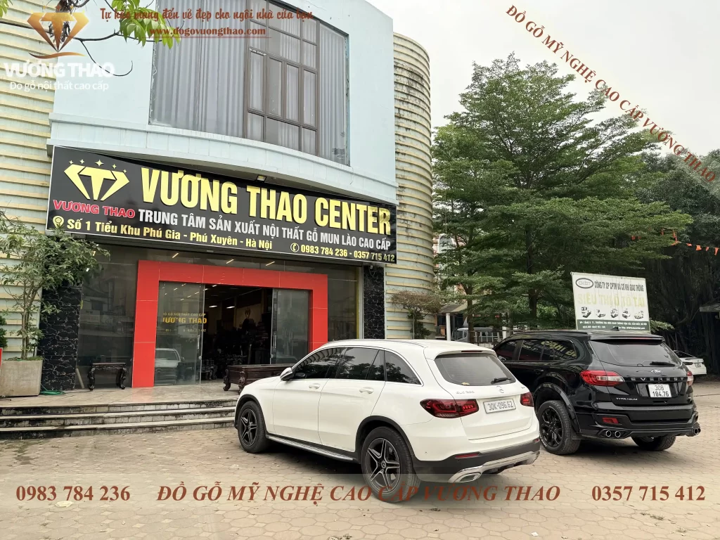 Anh chị Hiền Tiến về trực tiếp Showroom chốt bộ bàn ghế Nghê 5 đầu cột 18 gỗ Mun hoa Lào (1937)