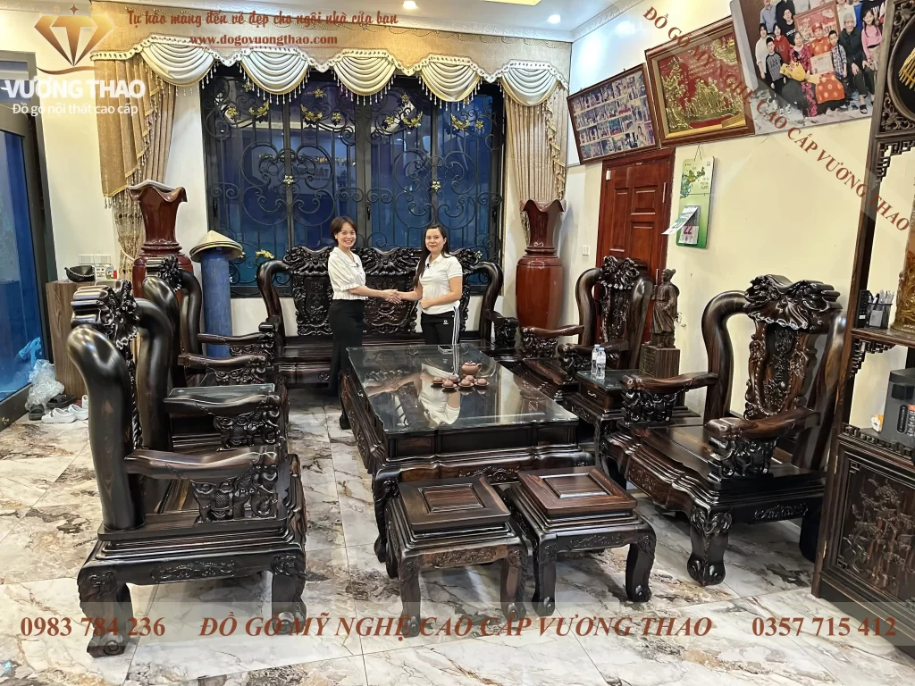 Bàn giao bộ bàn ghế Minh Quốc Voi cột 14 gỗ Mun hoa về Hà Đông (2066)