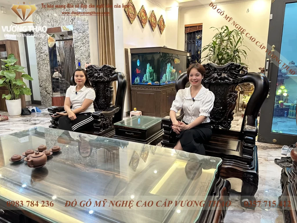 Bàn giao bộ bàn ghế Minh Quốc Voi cột 14 gỗ Mun hoa về Hà Đông (2068)