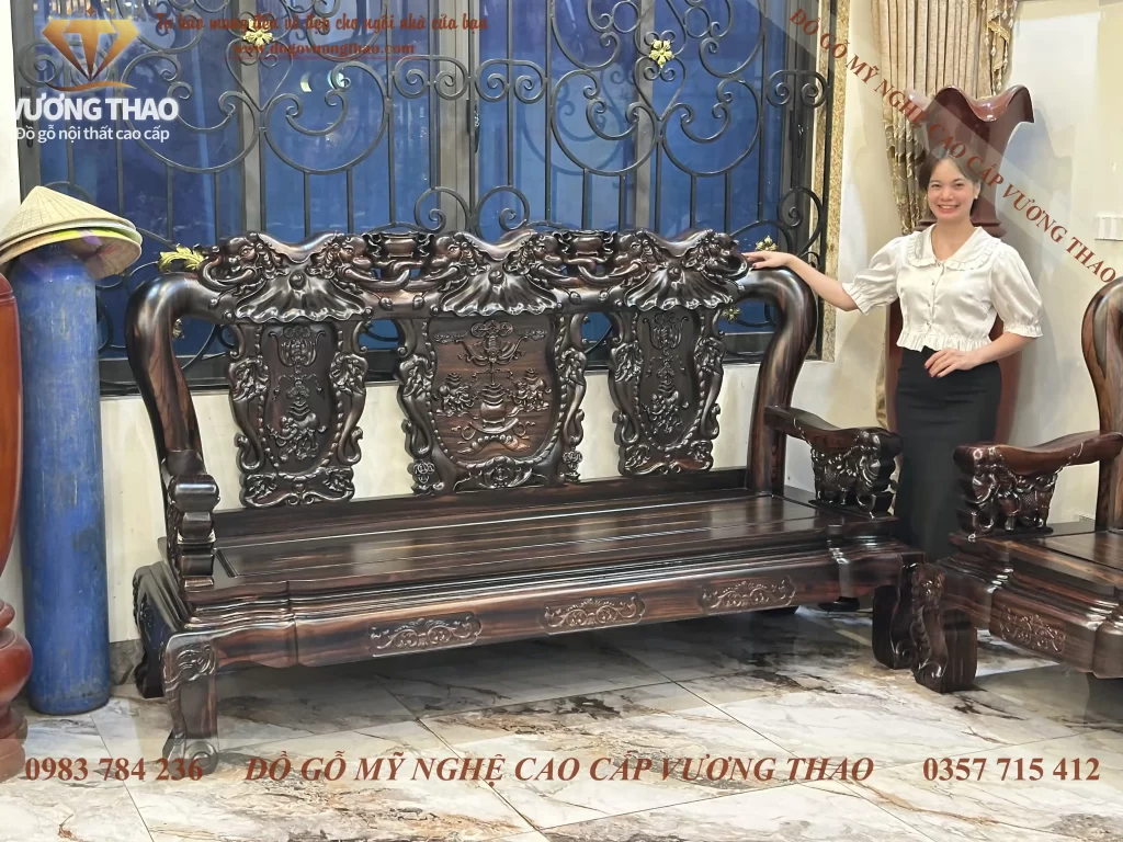 Bàn giao bộ bàn ghế Minh Quốc Voi cột 14 gỗ Mun hoa về Hà Đông (2070)