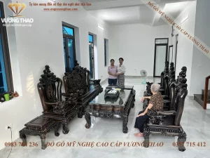 Bàn giao bộ bàn ghế Nghê 5 đầu cột 12 gỗ Mun hoa Lào về Sóc Sơn (2092)