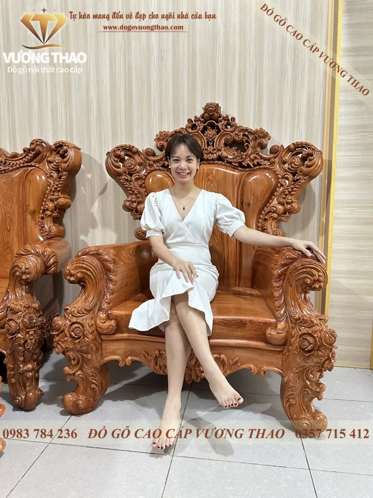 Bàn giao bộ bàn ghế Hoàng Gia Đại gỗ Hương Đá về Hải Dương (2127)