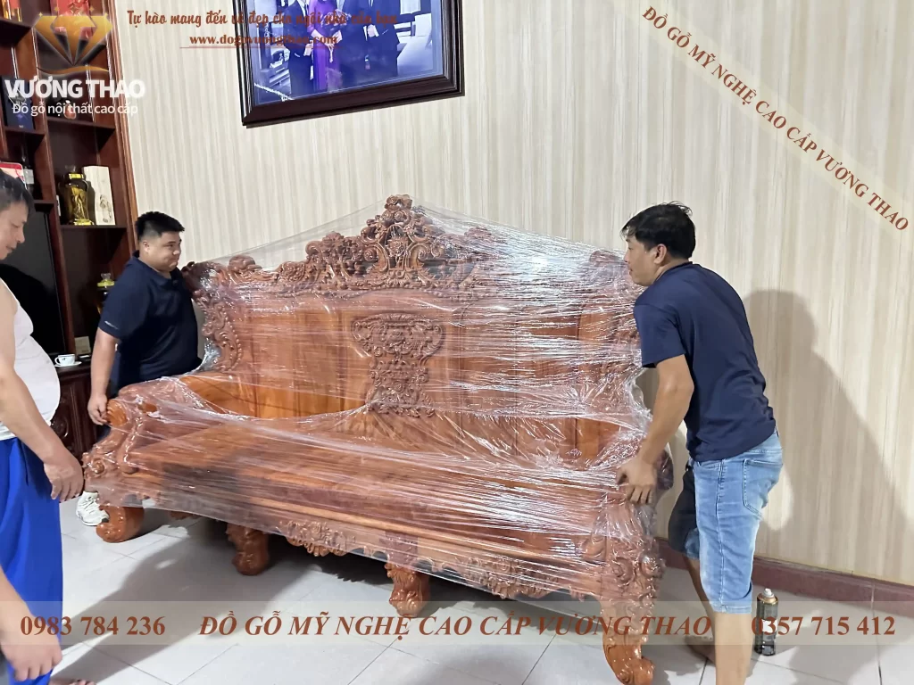 Bàn giao bộ bàn ghế Hoàng Gia Đại gỗ Hương Đá về Hải Dương (2129)
