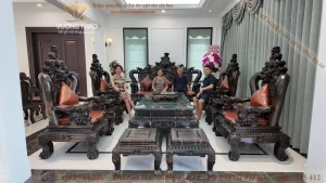 Bàn giao bộ bàn ghế Nghê 5 đầu cột 14 gỗ Mun hoa Lào về Hải Phòng (2117)