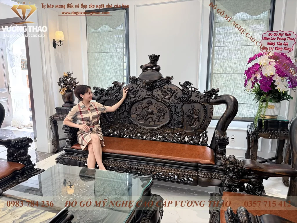Bàn giao bộ bàn ghế Nghê 5 đầu cột 14 gỗ Mun hoa Lào về Hải Phòng (2122)