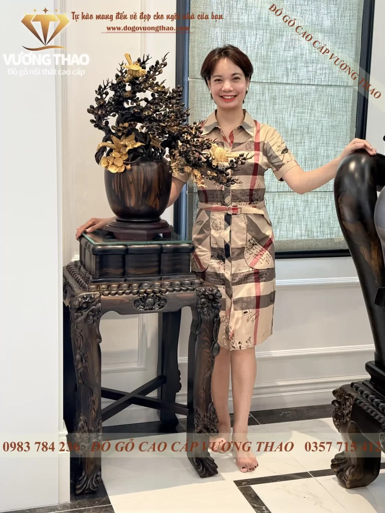 Bàn giao bộ bàn ghế Nghê 5 đầu cột 14 gỗ Mun hoa Lào về Hải Phòng (2125)