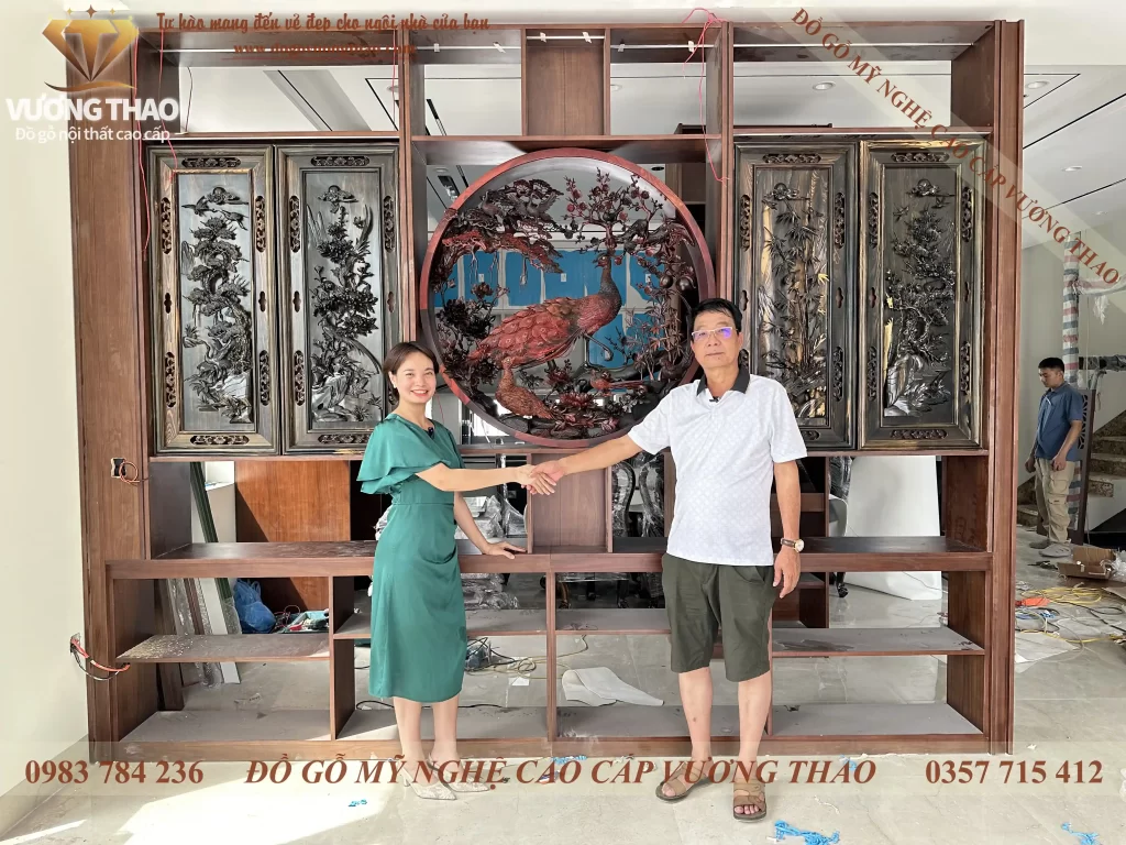 bàn giao tranh tròn phu thê viên mãn, tranh tứ quý, bàn ghế ăn về phú thọ (2137)